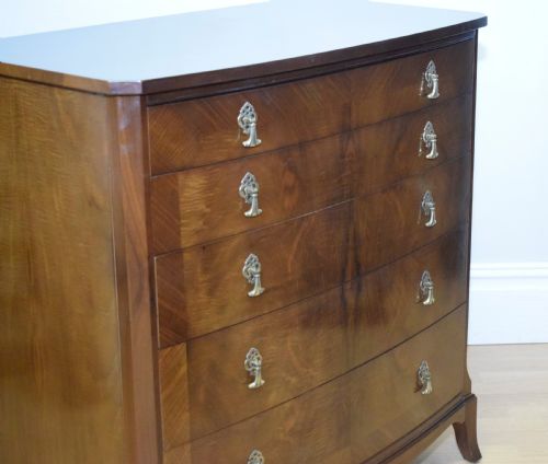 EARLY 20TH CENTURY WALNUT CHEST OF DRAWERS - ADDITIONAL PHOTO 6