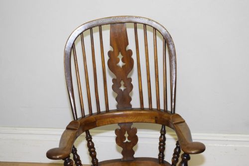 ANTIQUE WINDSOR ROCKING CHAIR - ADDITIONAL PHOTO 3