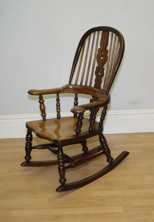 ANTIQUE WINDSOR ROCKING CHAIR - ADDITIONAL PHOTO 10