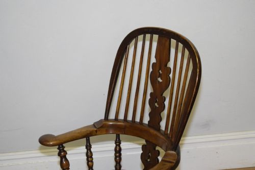 ANTIQUE WINDSOR ROCKING CHAIR - ADDITIONAL PHOTO 13