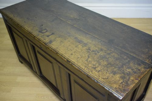 ANTIQUE 17TH CENTURY OAK COFFER - ADDITIONAL PHOTO 9