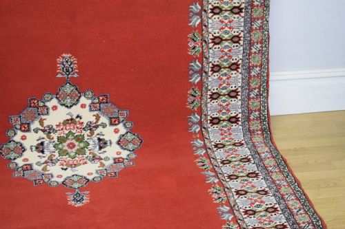 EARLY 20TH CENTURY MOROCCAN WOOL CARPET - ADDITIONAL PHOTO 4