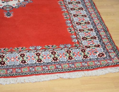 EARLY 20TH CENTURY MOROCCAN WOOL CARPET - ADDITIONAL PHOTO 5