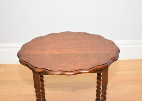 EARLY 20TH CENTURY OAK OCCASIONAL TABLE - ADDITIONAL PHOTO 2