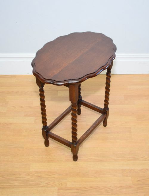 EARLY 20TH CENTURY OAK OCCASIONAL TABLE - ADDITIONAL PHOTO 3