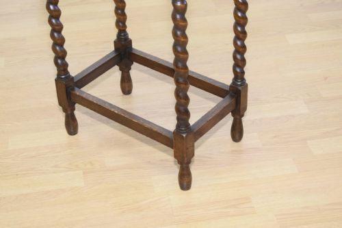 EARLY 20TH CENTURY OAK OCCASIONAL TABLE - ADDITIONAL PHOTO 8
