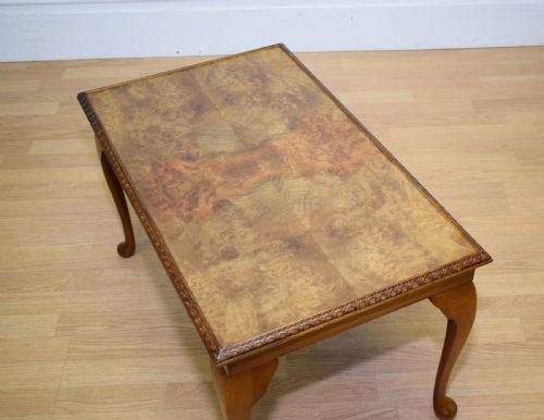 EARLY 20TH CENTURY WALNUT COFFEE TABLE - ADDITIONAL PHOTO 2