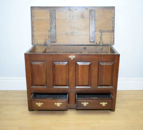 GEORGIAN OAK MULE CHEST - ADDITIONAL PHOTO 10