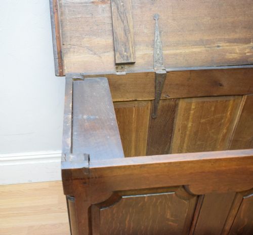 EARLY 18TH CENTURY MULE CHEST - ADDITIONAL PHOTO 15