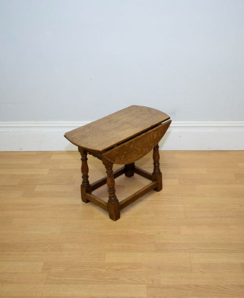 EARLY 20TH CENTURY OAK LAMP TABLE - ADDITIONAL PHOTO 1