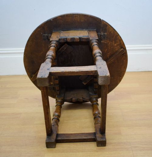 EARLY 20TH CENTURY OAK LAMP TABLE - ADDITIONAL PHOTO 12