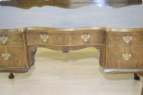 EARLY 20TH CENTURY WALNUT DESK - ADDITIONAL PHOTO 2