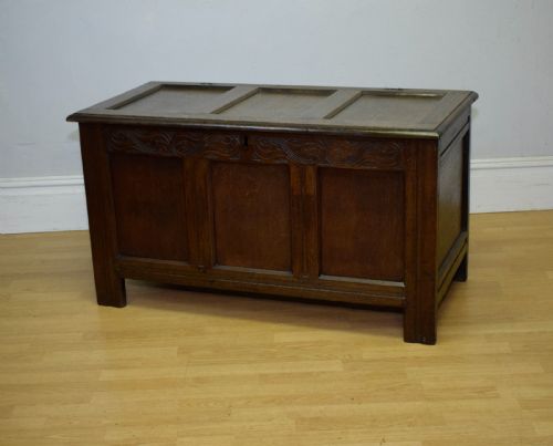WILLIAM MARY PERIOD OAK COFFER - ADDITIONAL PHOTO 2
