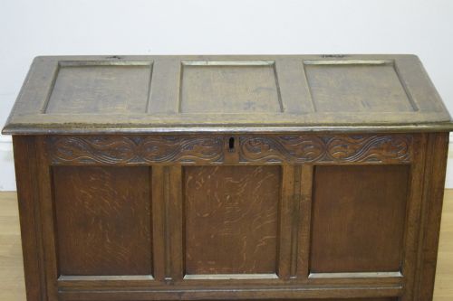 WILLIAM MARY PERIOD OAK COFFER - ADDITIONAL PHOTO 6