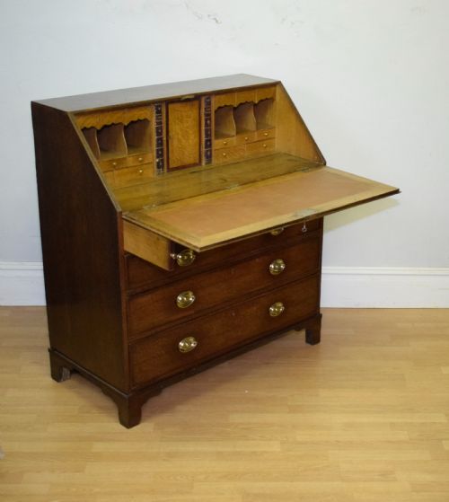 GEORGIAN PERIOD OAK BUREAU - ADDITIONAL PHOTO 14