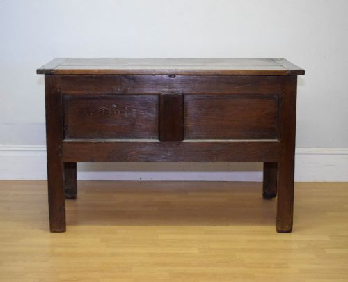 17TH CENTURY FRENCH OAK COFFER - ADDITIONAL PHOTO 2
