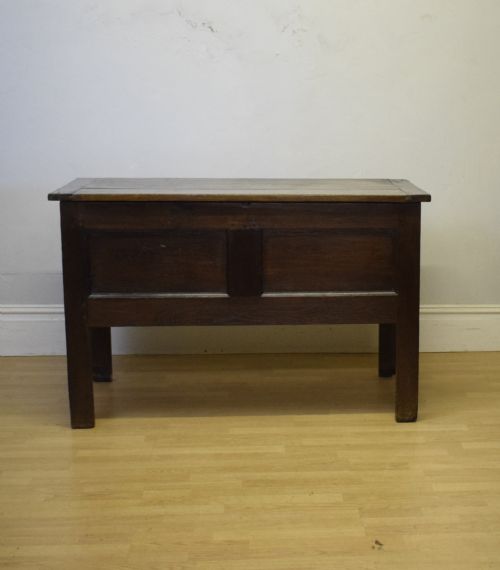17TH CENTURY FRENCH OAK COFFER - ADDITIONAL PHOTO 4