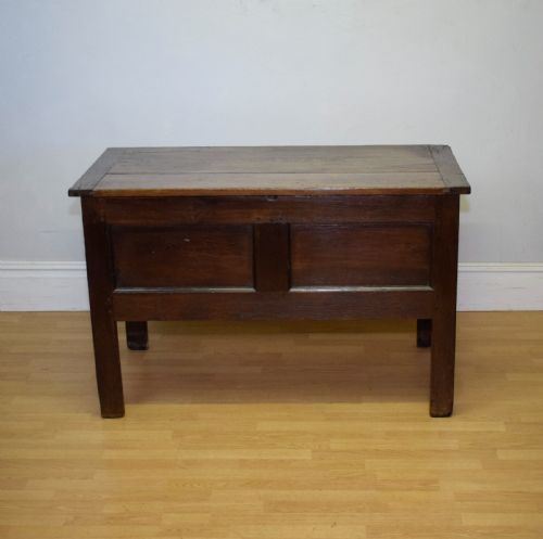 17TH CENTURY FRENCH OAK COFFER - ADDITIONAL PHOTO 5