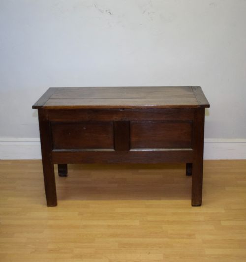 17TH CENTURY FRENCH OAK COFFER - ADDITIONAL PHOTO 6