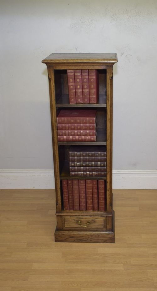 EARLY 20TH CENTURY OAK BOOKCASE - ADDITIONAL PHOTO 5