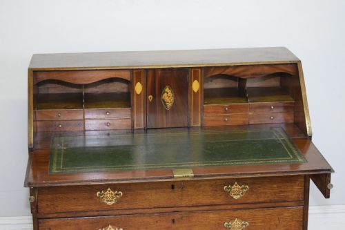 GEORGIAN PERIOD OAK BUREAU - ADDITIONAL PHOTO 6