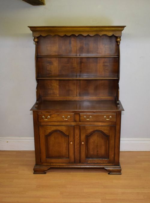 20th century oak dresser rack - CATEGORY: ANTIQUE DRESSERS - DATED 1920