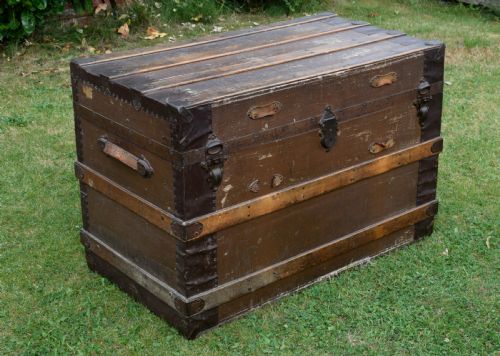 antique victorian travelling trunk - CATEGORY: ANTIQUE CHESTS - DATED VICTORIAN