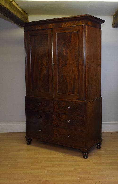 ANTIQUE VICTORIAN LINEN PRESS IN FLAME MAHOGANY - ADDITIONAL PHOTO 9