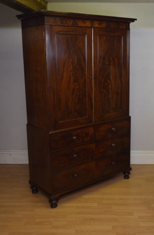 ANTIQUE VICTORIAN LINEN PRESS IN FLAME MAHOGANY - ADDITIONAL PHOTO 15