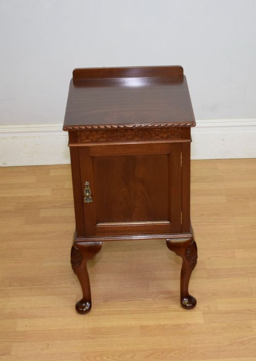 EARLY 20TH CENTURY BEDSIDE CABINET - ADDITIONAL PHOTO 4