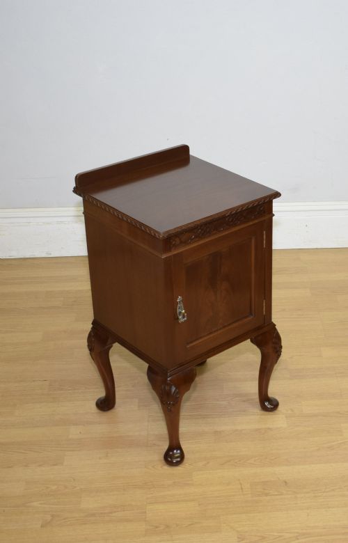 EARLY 20TH CENTURY BEDSIDE CABINET - ADDITIONAL PHOTO 6