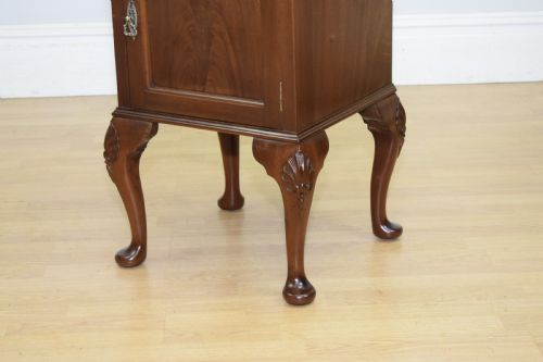 EARLY 20TH CENTURY BEDSIDE CABINET - ADDITIONAL PHOTO 11