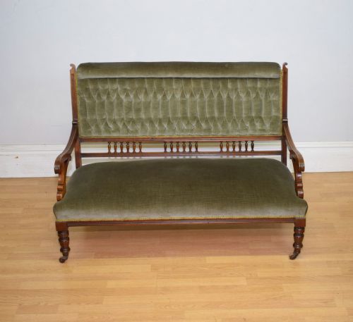 VICTORIAN WALNUT COUCH - ADDITIONAL PHOTO 1
