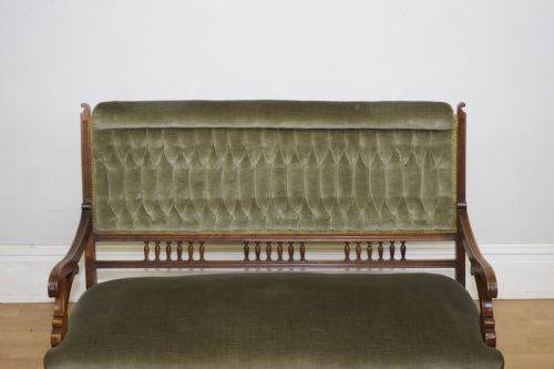 VICTORIAN WALNUT COUCH - ADDITIONAL PHOTO 3