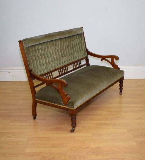 VICTORIAN WALNUT COUCH - ADDITIONAL PHOTO 5