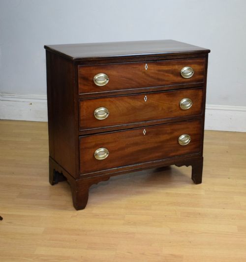 ANTIQUE GEORGIAN CHEST OF DRAWERS - ADDITIONAL PHOTO 2