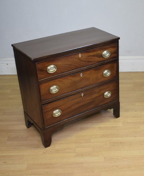 ANTIQUE GEORGIAN CHEST OF DRAWERS - ADDITIONAL PHOTO 3