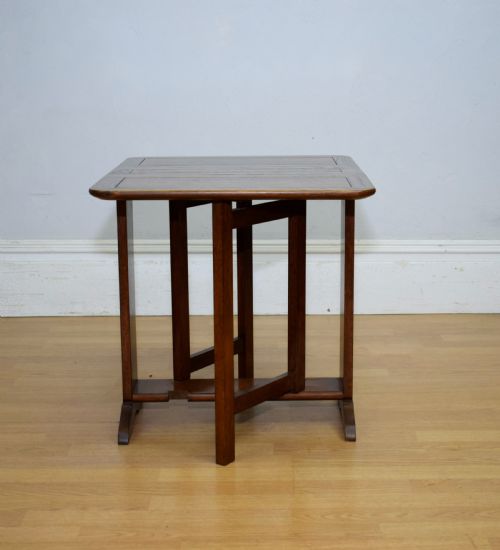 EARLY 20TH CENTURY OAK OCCASIONAL TABLE - ADDITIONAL PHOTO 1