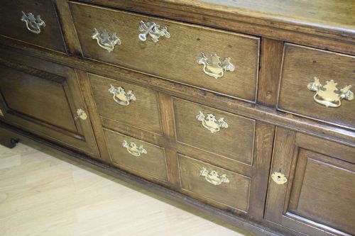 GEORGIAN PERIOD DRESSER BASE - ADDITIONAL PHOTO 24