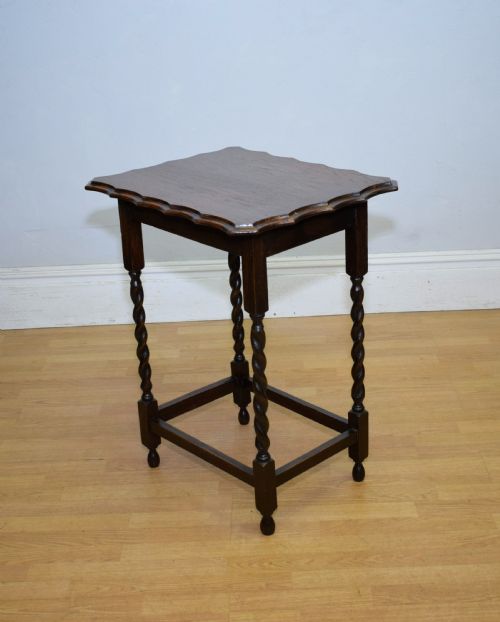 EARLY 20TH CENTURY OAK OCCASIONAL TABLE - ADDITIONAL PHOTO 4
