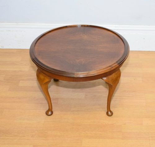 early 20th century walnut coffee table - CATEGORY: ANTIQUE TABLES - DATED 1930