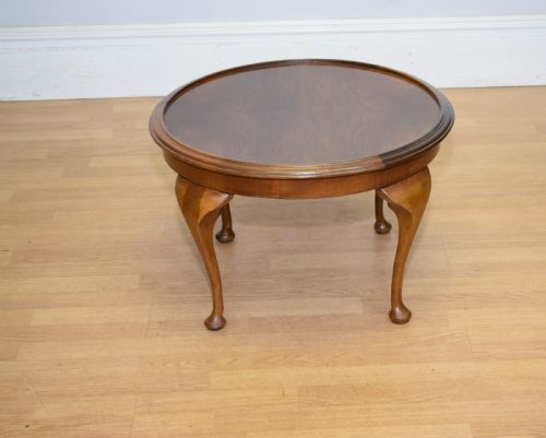 EARLY 20TH CENTURY WALNUT COFFEE TABLE - ADDITIONAL PHOTO 4