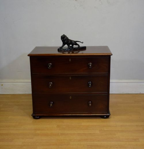 VICTORIAN MAHOGANY CHEST OF DRAWERS - ADDITIONAL PHOTO 2