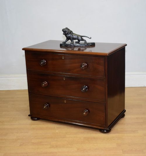VICTORIAN MAHOGANY CHEST OF DRAWERS - ADDITIONAL PHOTO 10
