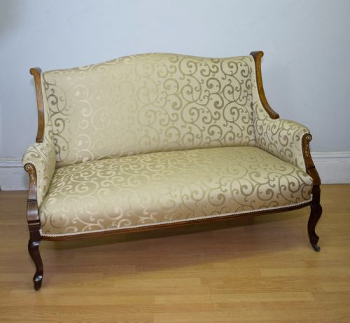 ANTIQUE VICTORIAN SETTEE - ADDITIONAL PHOTO 4