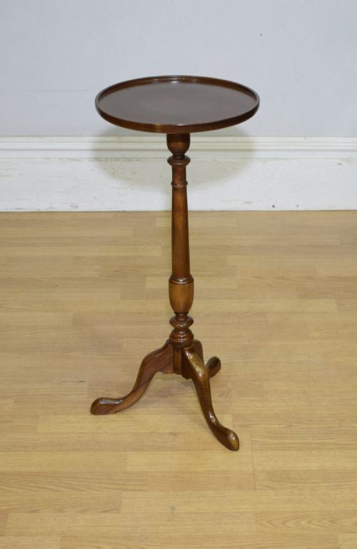 tripod table wine table - CATEGORY: ANTIQUE FURNITURE - DATED 1900
