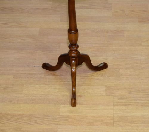 TRIPOD TABLE WINE TABLE - ADDITIONAL PHOTO 12