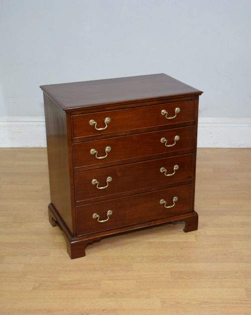 19TH CENTURY MAHOGANY BACHELORS CHEST OF DRAWERS - ADDITIONAL PHOTO 2