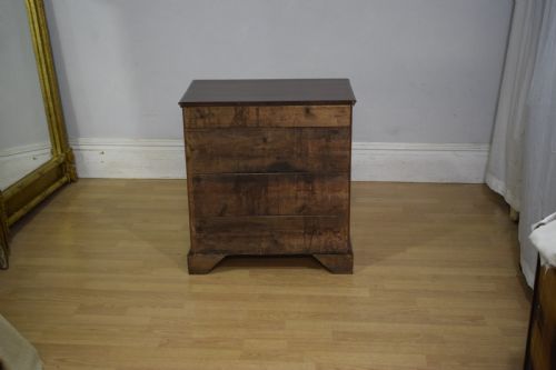 19TH CENTURY MAHOGANY BACHELORS CHEST OF DRAWERS - ADDITIONAL PHOTO 16