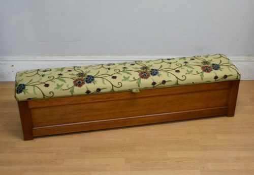 LARGE UPHOLSTERED OTTOMAN - ADDITIONAL PHOTO 3